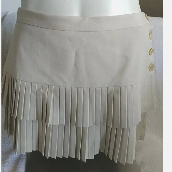BCBGMaxAzria Cream Pleated Mini Skirt - Picture 2 of 7